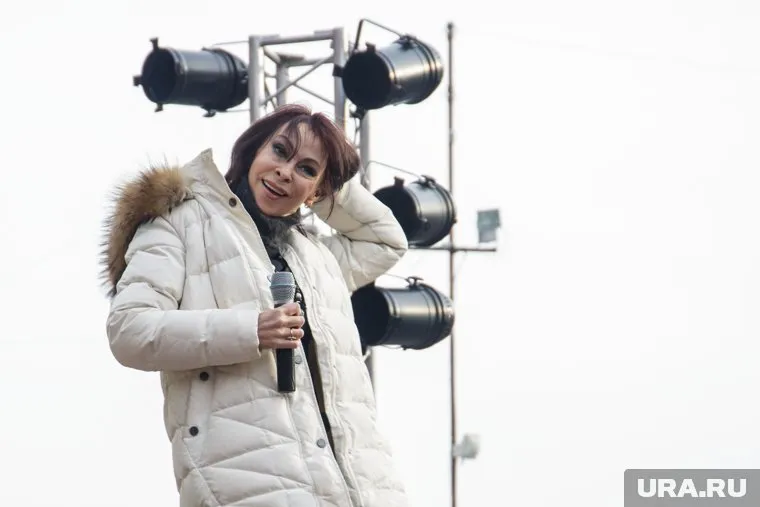 Певица пострадала при пожаре в собственном доме