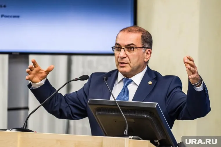 Гарегин Тосунян считает, что банки еще сильнее начнут бороться за клиентов