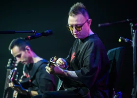 В Екатеринбурге группа «Звери» вышла на акустический концерт