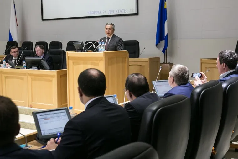 Заседание городской думы с вопросом об отставке с должности главы администрации Александра Моора. Тюмень, моор александр