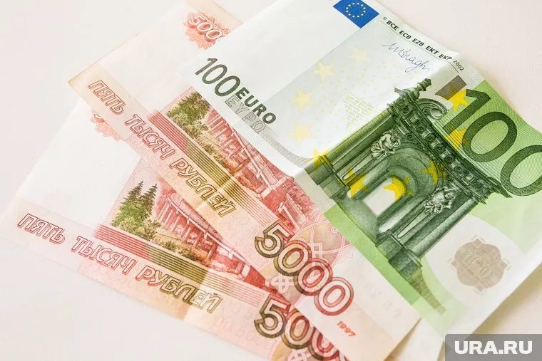 Рубль отыграл несколько позиций