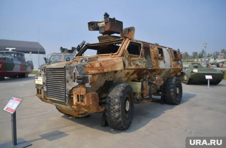 Австралийский бронетранспортер Bushmaster был уничтожен на Украине