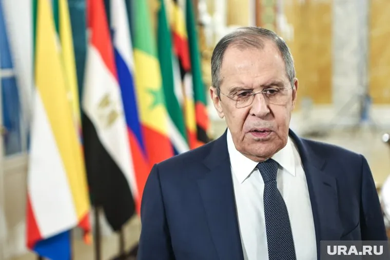 Лавров провел параллель между действиями правительства в Ливане и действиями Украины