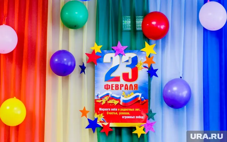 Мастера заранее подготовили разные подарки к празднику