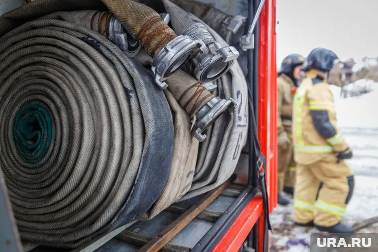 На месте работают сотрудники МЧС (архивное фото)