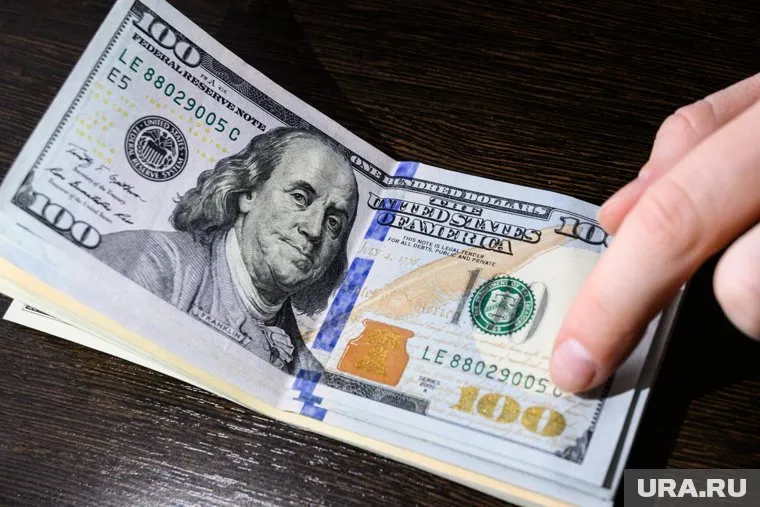 Российские дипломаты в США испытывают трудности с зарплатой