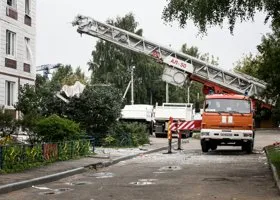 Спасатели достали тело мужчины, погибшего при взрыве газа в Саратове