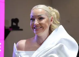 Царская роскошь ушла с молотка: Волочкова рассталась с подарком от Керимова