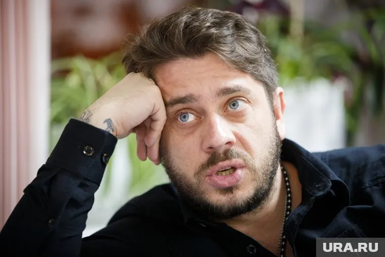 По словам организаторов, «мастер социальной комедии» представит лучшие шутки и новую программу