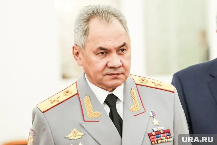 Сергей Шойгу вручил медали «Золотая звезда» российским военным