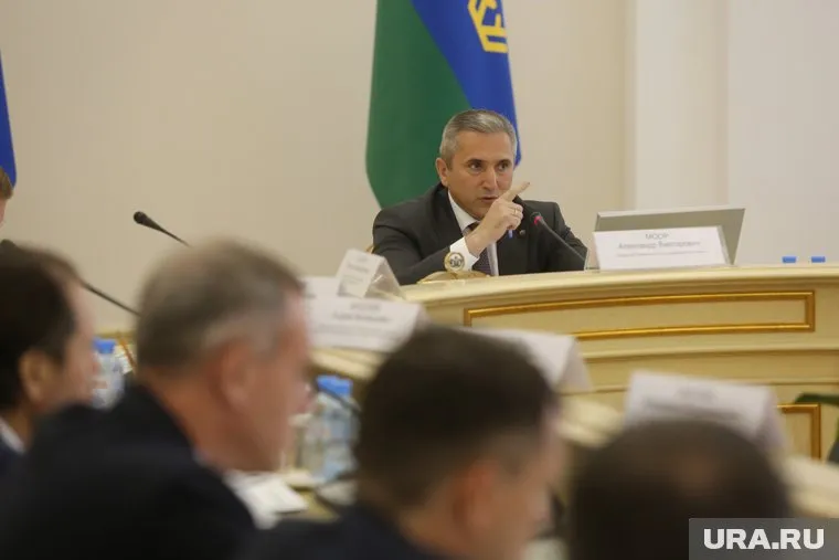 Губернатору и другим госслужащим хотят дать компенсацию за провоз багажа