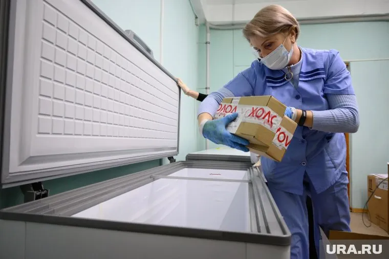 Для хранения Pfizer и Moderna требуются специальные холодильники