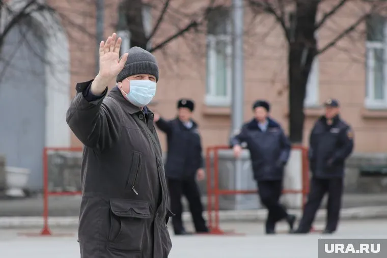 Полиция проверит помощника челябинского депутата, опубликовавшего адрес больной коронавирусом жительницы Златоуста