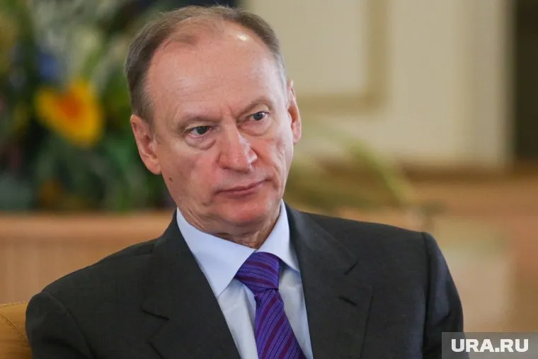 Патрушев заявил, что РФ отреагирует на вступление стран в альянс