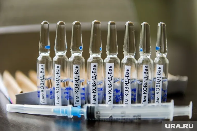 Врач считает, что ставить «Спутник V» нужно было летом