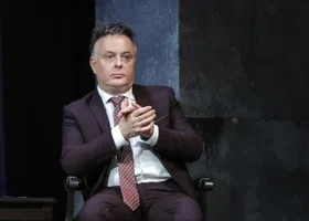 Директор Театра Вахтангова сравнил администрацию ТКТО с жуликами и негодяями