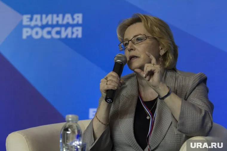 Скворцова заявила о росте зарплат врачей на 120% с 2012 года
