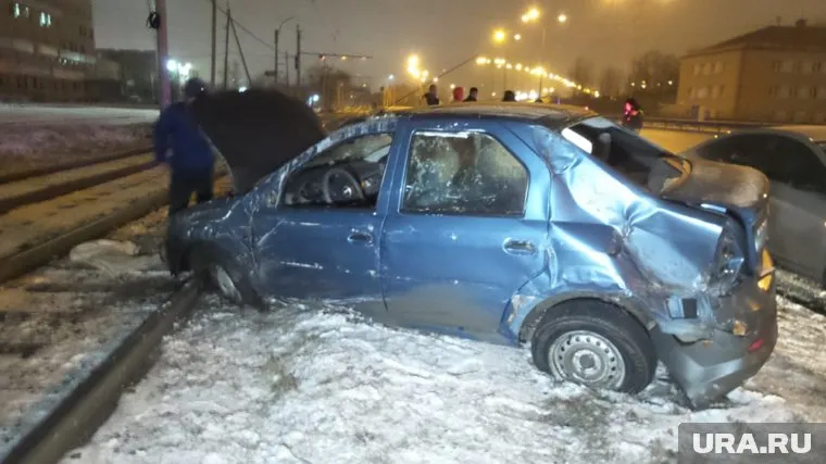 Пьяный таксист стал виновником ДТП в Екатеринбурге