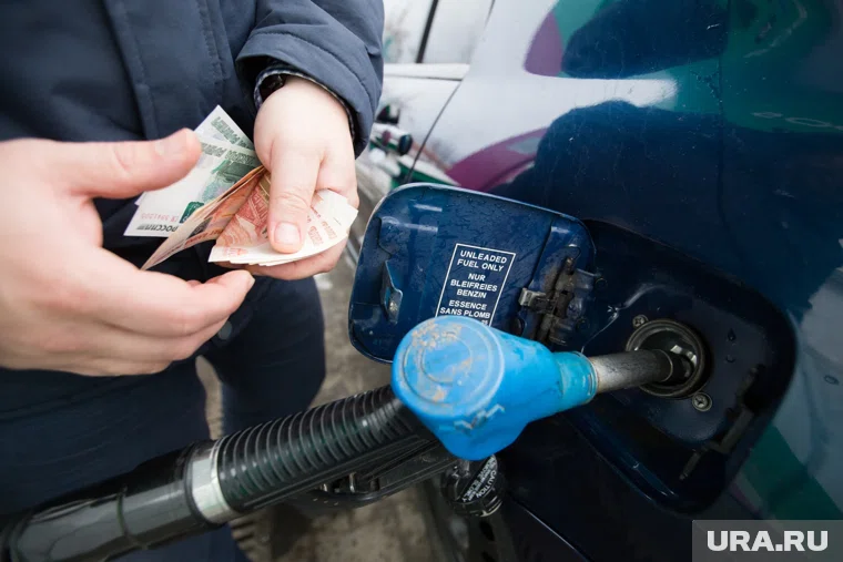 Цены на автомобильное топливо в ХМАО за год выросли на 11%