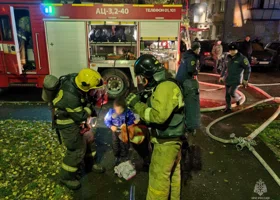 «Умоляли о помощи»: в Челябинске на пожаре в многоквартирном доме спасены 16 человек