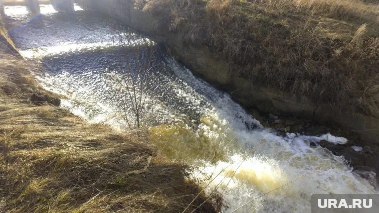 Река вышла из берегов из-за обильного дождя (архивное фото)