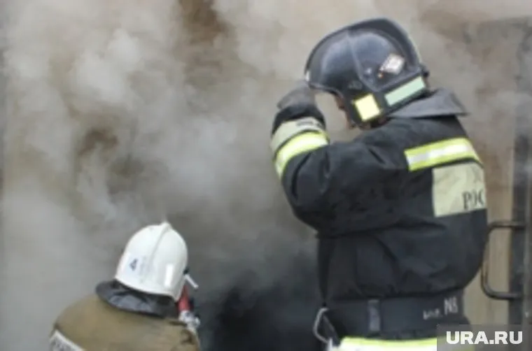 На месте трагедии работают спасатели