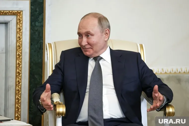 Путин пригласил иранского президента в Казань на совет БРИКС 22 —24 октября