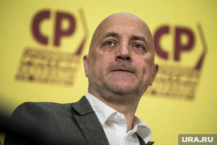 Захар Прилепин написал заявление о сложении полномочий