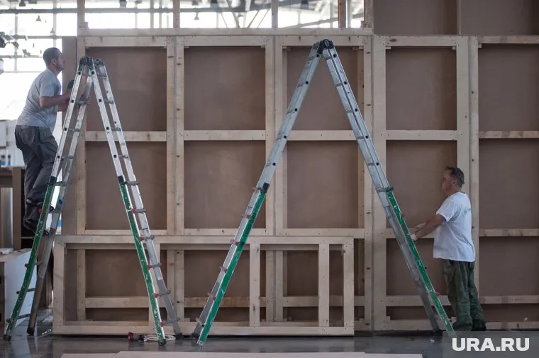 Пользователи критикуют стенд Украины за излишнюю скромность