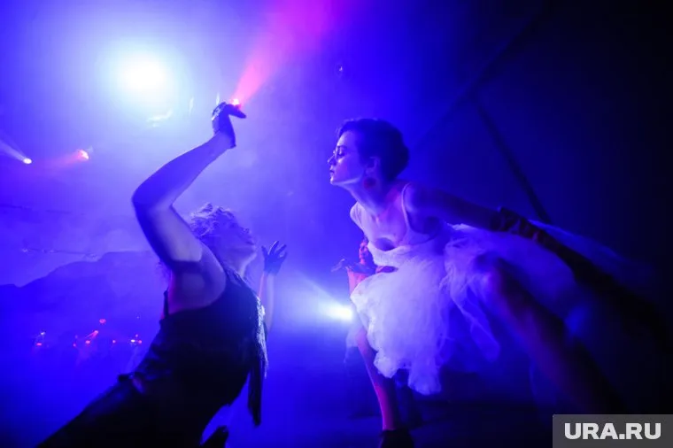 Силовики нагрянули в клуб в районе двух часов ночи