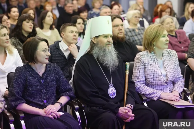 На 110-летний юбилей курганской библиотеки пришли представители областного правительства, духовенства, творческой элиты и бизнеса