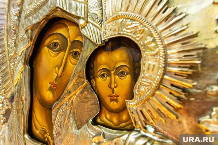 Сургутянин продает икону 18 века за 6 млн рублей, которая досталась ему по наследству