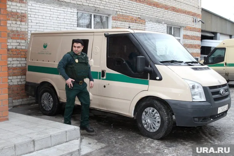 Инкассаторы могут получить право задерживать и передавать преступников полиции