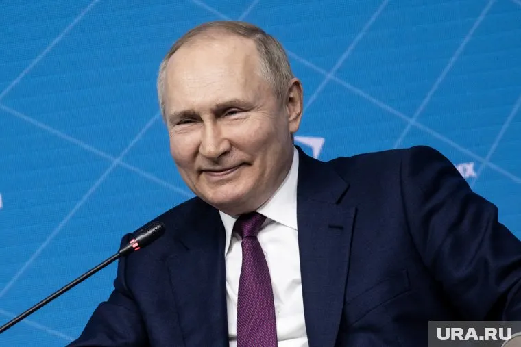 Владимир Путин поздравил жительницу Тюменской области с днем рождения.