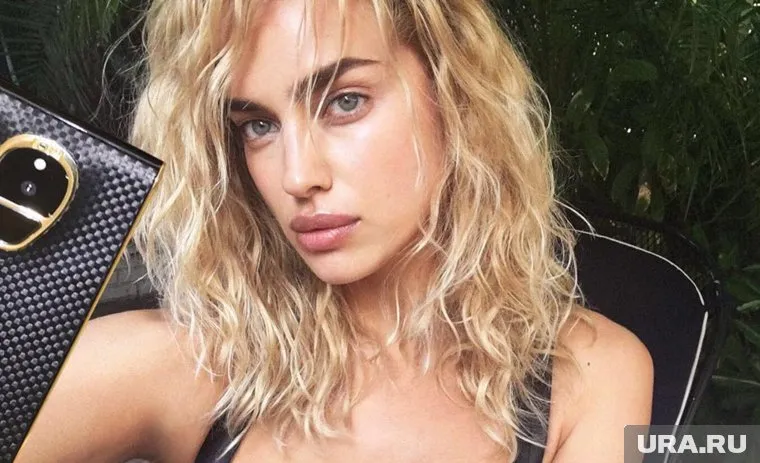 Ирина Шейк отметила Хэллоуин в необычном костюме