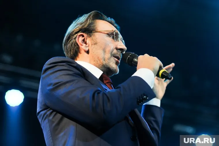 Шнуров ласково назвал артиста «дядей Мишей»