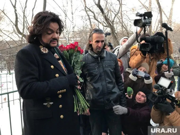 Король эстрады попросил журналистов оставить его одного