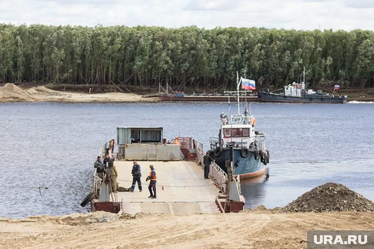 В Югре смыло мост на реке Вах
