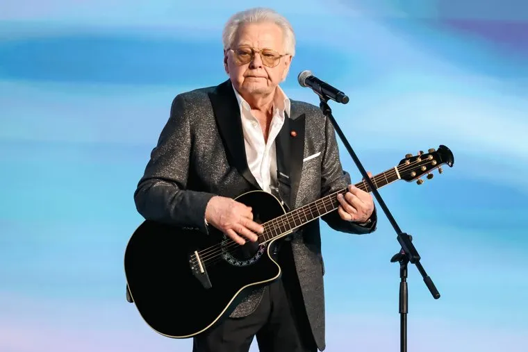 Юрия Антонова давно мучают боли в колене