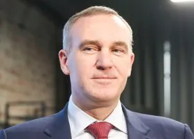 Губернатор Кухарук поздравил геологов с профессиональным праздником