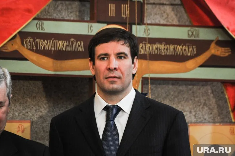 Один из обвиняемых ждет исхода заседания в Англии