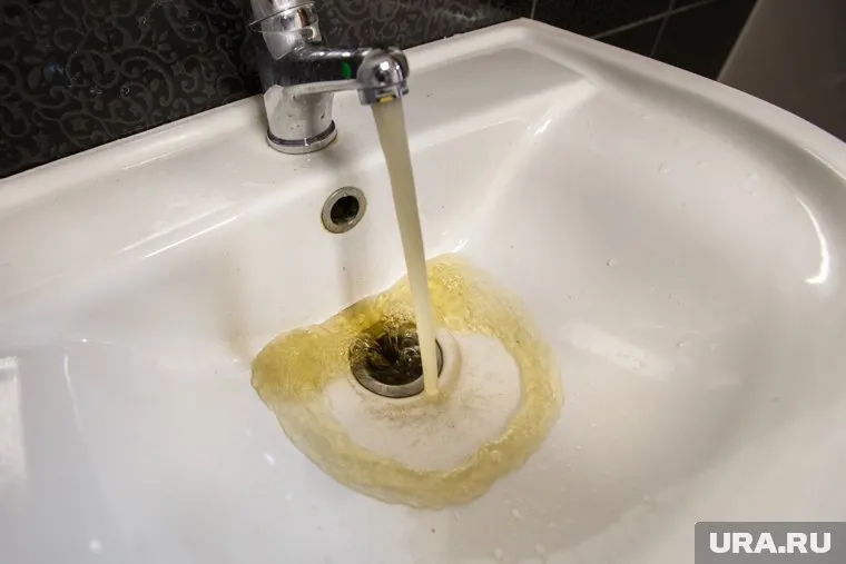 Вода поменяет цвет в четырех районах города