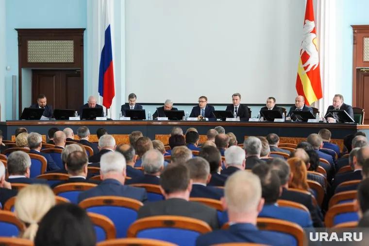 Контракты членов правительства Челябинской области истекут с 20 сентября