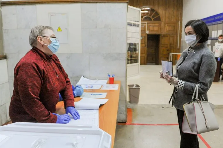 Котова Наталья на избирательном участке. Челябинск