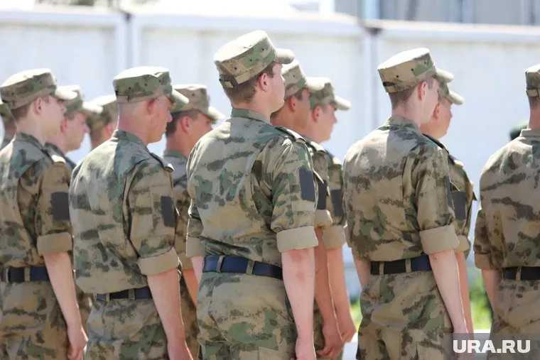 Под категории, которые не попадают под частичную мобилизацию, имеющие высшее образование