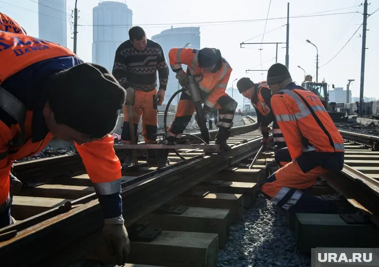 По мнению главы Роструда, работать надо еще больше