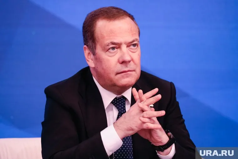 Медведев заявил о неприемлемом ущербе в случае удара «Орешником»