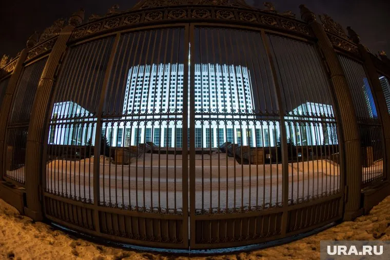 Политические элиты гадают, кто войдет в новый состав правительства и станет премьер-министром