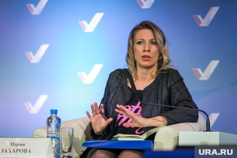 Мария Захарова допустила отключение России от международных платежных систем