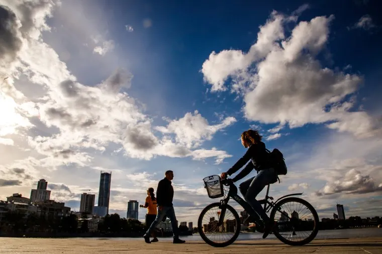 Жизнь вечернего города. Екатеринбург